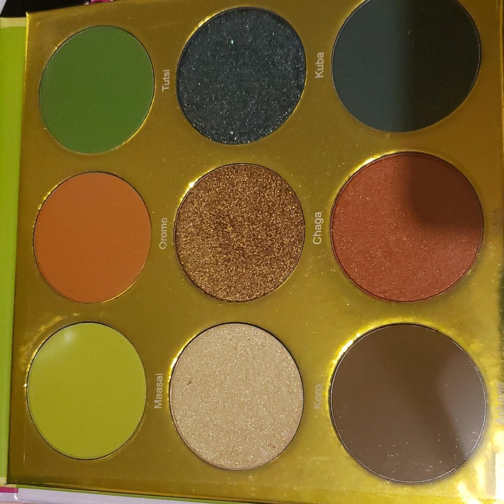 Eyeshadow - Picture 5 of 5